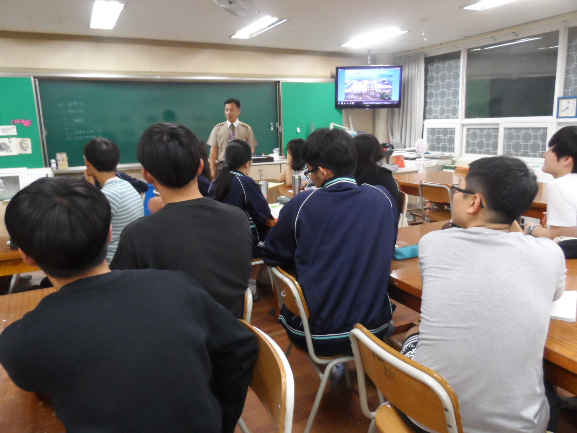 �װ������� Ư��